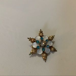 Enamel Coated Floral Pin 1950s/60s